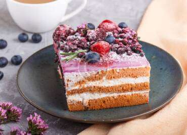 Top 10 berry cakes recipes for you to try at home